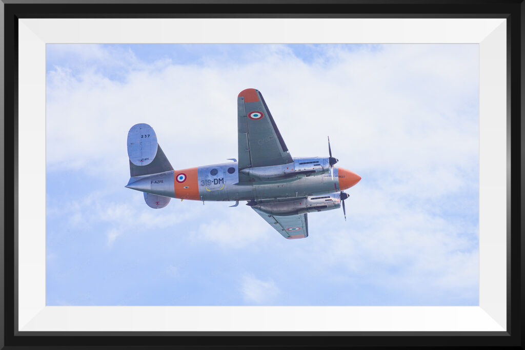 Avion militaire ancien 2